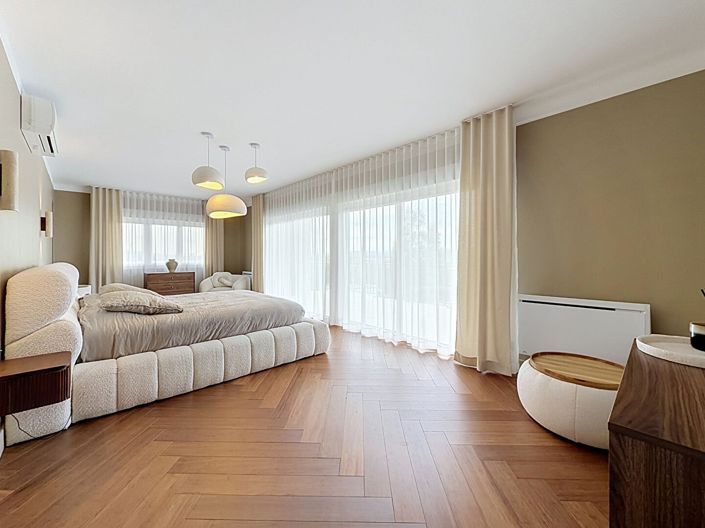 Image No.16-4 Bed House for sale