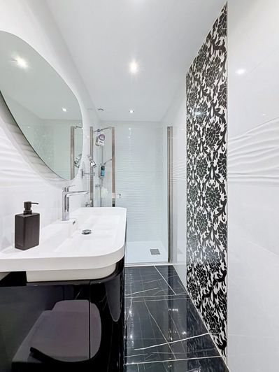 Image No.17-4 Bed House for sale