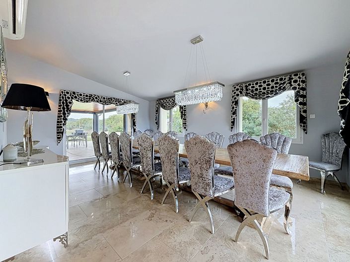 Image No.7-4 Bed House for sale