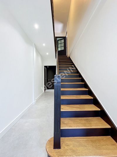 Image No.6-6 Bed House for sale