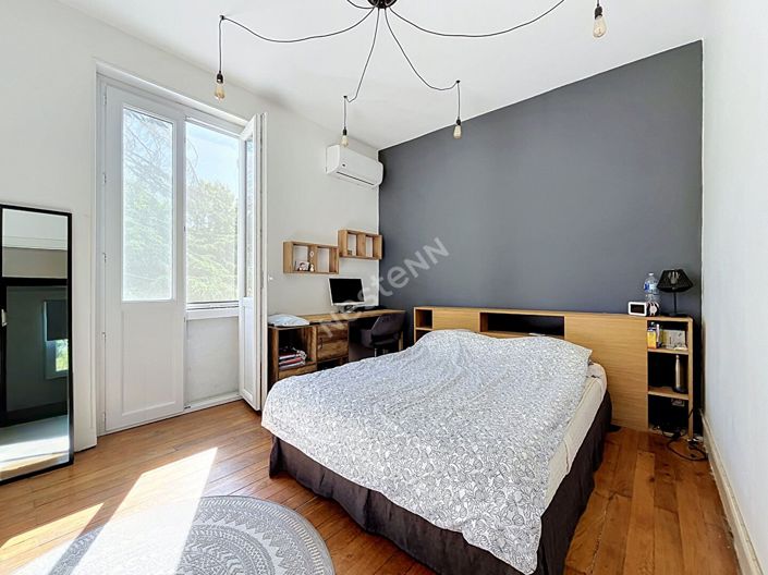 Image No.9-6 Bed House for sale