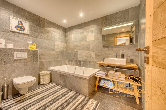 Image No.25-4 Bed Property for sale