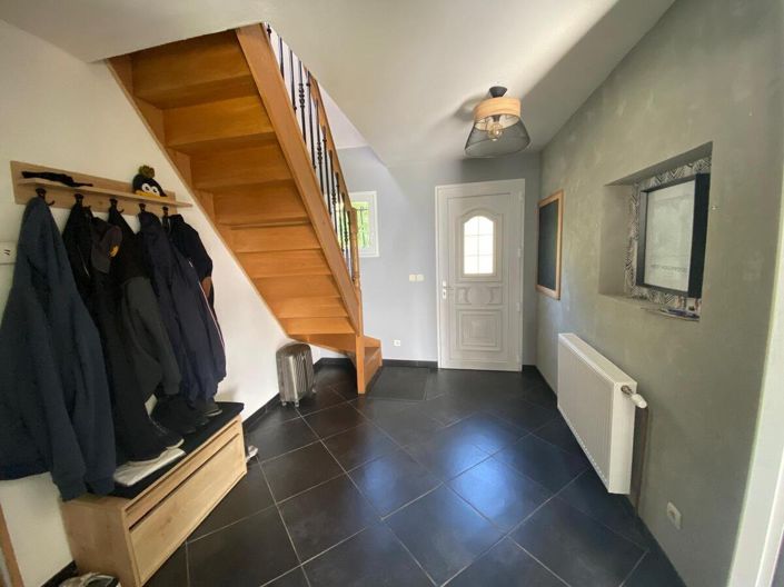 Image No.3-4 Bed House for sale