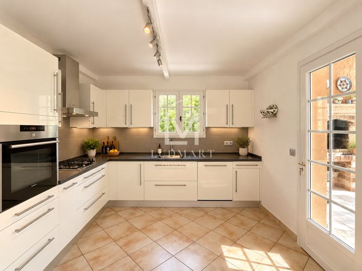 Image No.25-5 Bed House for sale