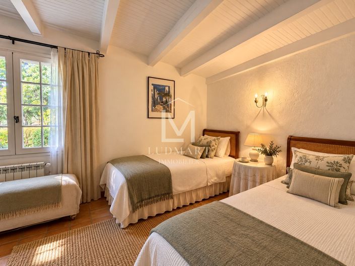 Image No.32-5 Bed House for sale