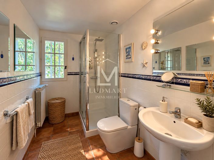 Image No.33-5 Bed House for sale