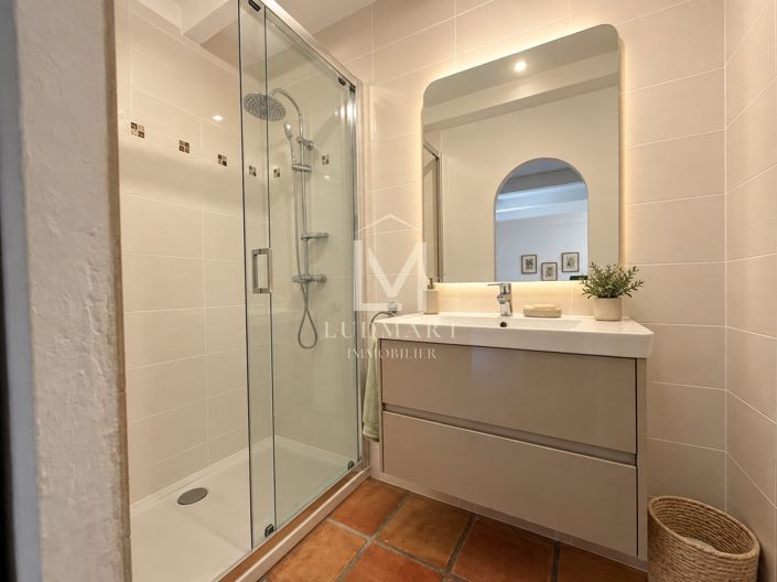 Image No.35-5 Bed House for sale