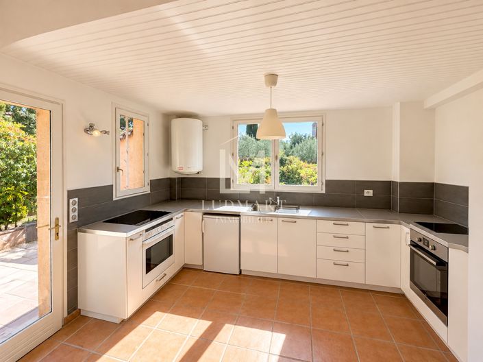 Image No.37-5 Bed House for sale