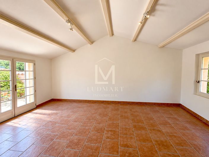Image No.38-5 Bed House for sale
