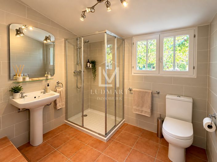 Image No.39-5 Bed House for sale