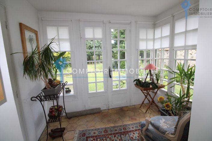 Image No.8-5 Bed House for sale
