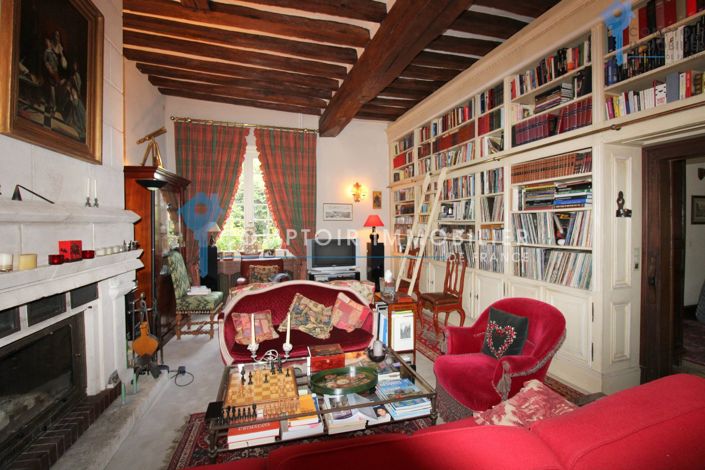 Image No.9-5 Bed House for sale