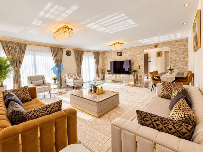 Image No.5-7 Bed House for sale