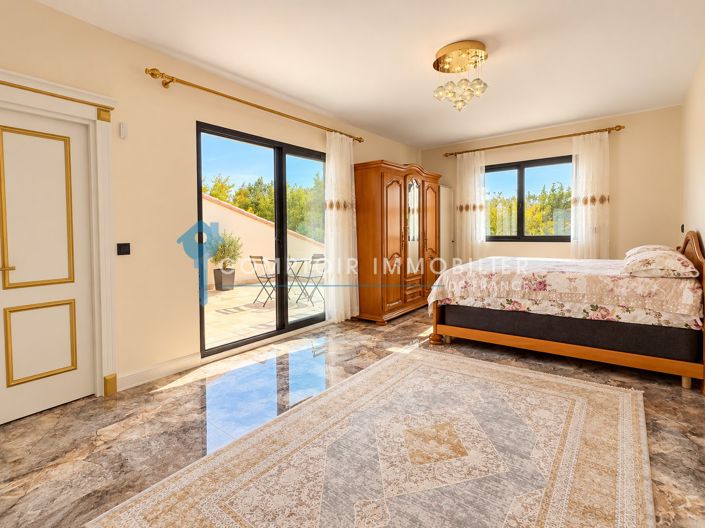Image No.7-7 Bed House for sale