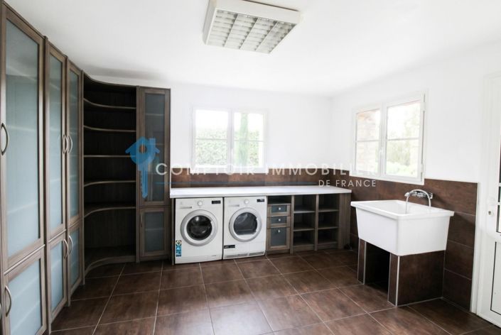 Image No.7-5 Bed House for sale