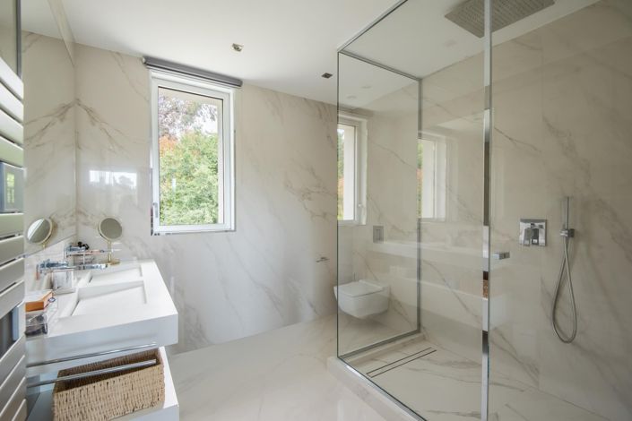 Image No.18-4 Bed House for sale