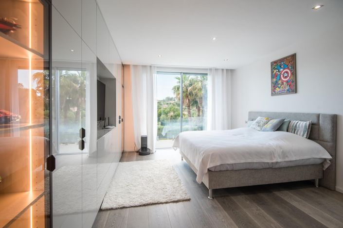 Image No.20-4 Bed House for sale