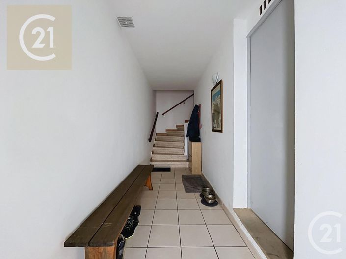 Image No.11-2 Bed House for sale