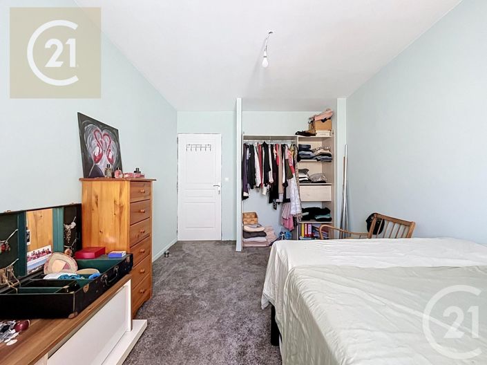 Image No.8-2 Bed House for sale