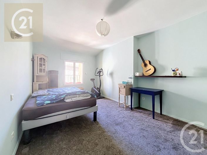 Image No.9-2 Bed House for sale