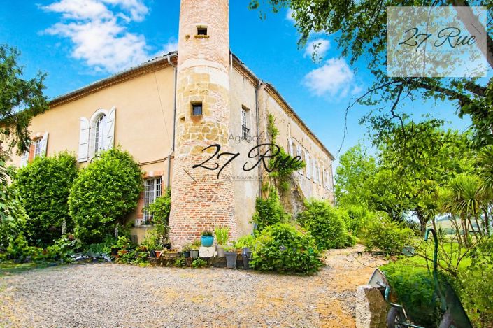 Image No.23-7 Bed Property for sale