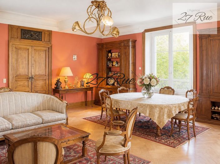 Image No.7-7 Bed Property for sale