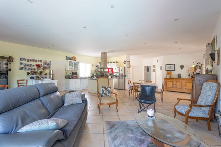 Image No.10-3 Bed House for sale