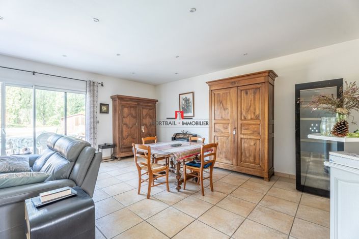 Image No.12-3 Bed House for sale