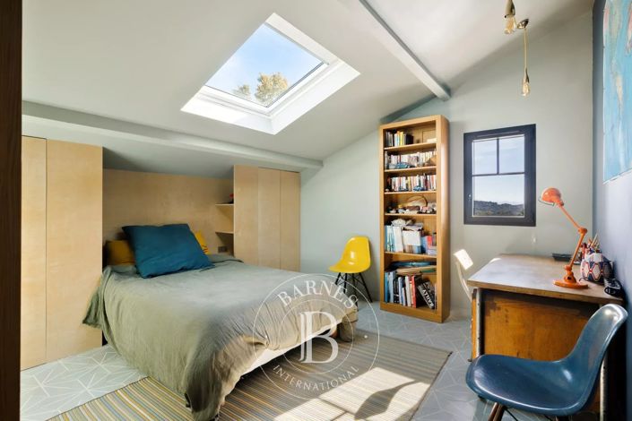 Image No.16-5 Bed House for sale
