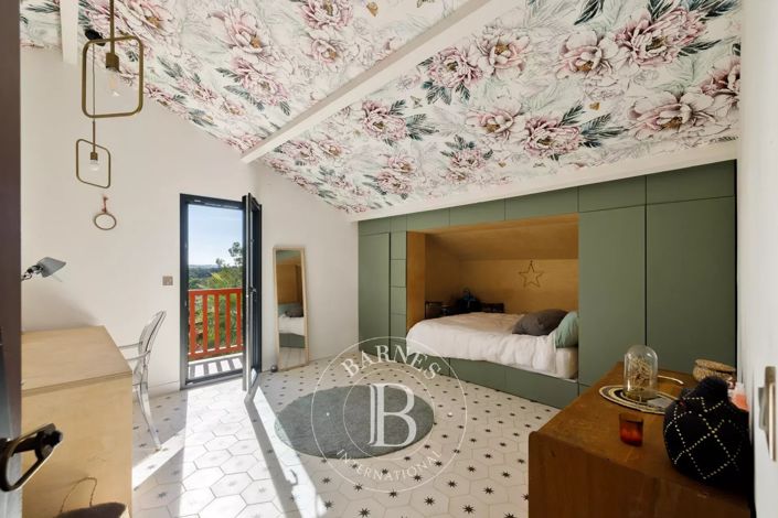 Image No.17-5 Bed House for sale