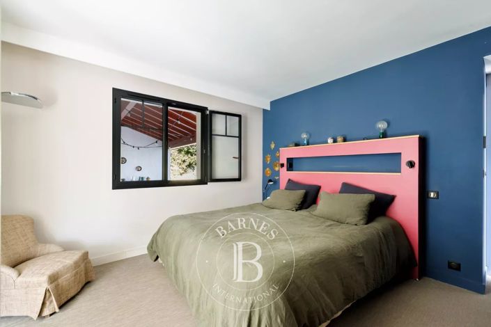 Image No.25-5 Bed House for sale