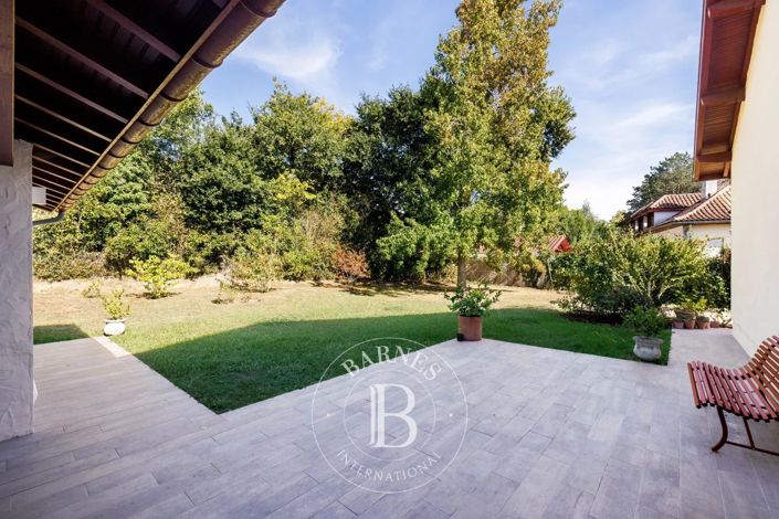 Image No.4-5 Bed House for sale