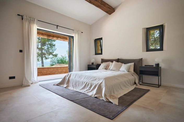Image No.13-6 Bed House for sale