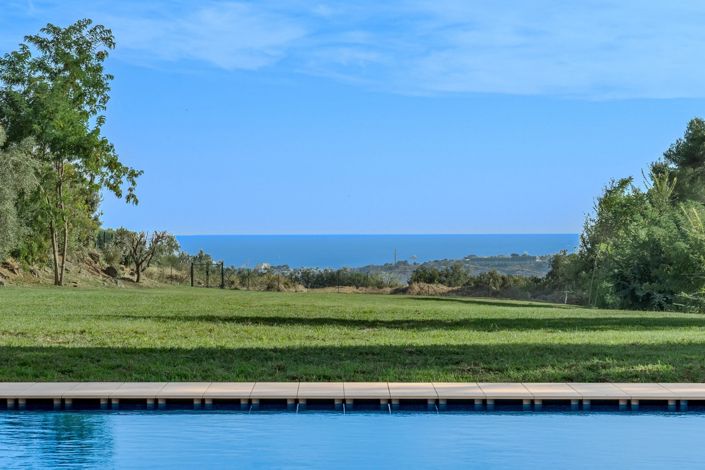 Image No.2-6 Bed House for sale