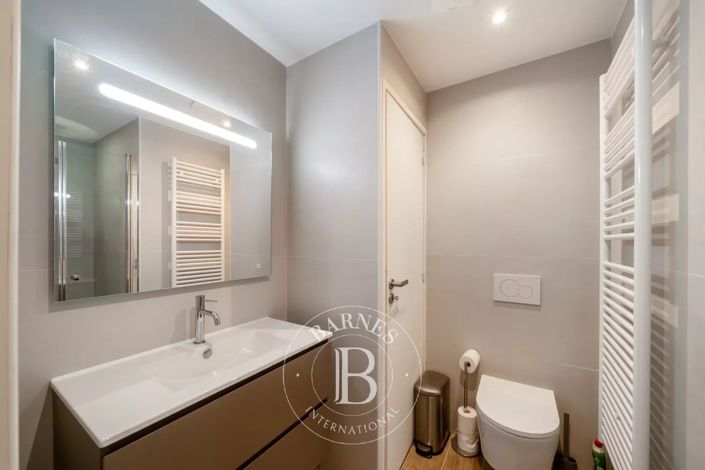 Image No.28-6 Bed House for sale
