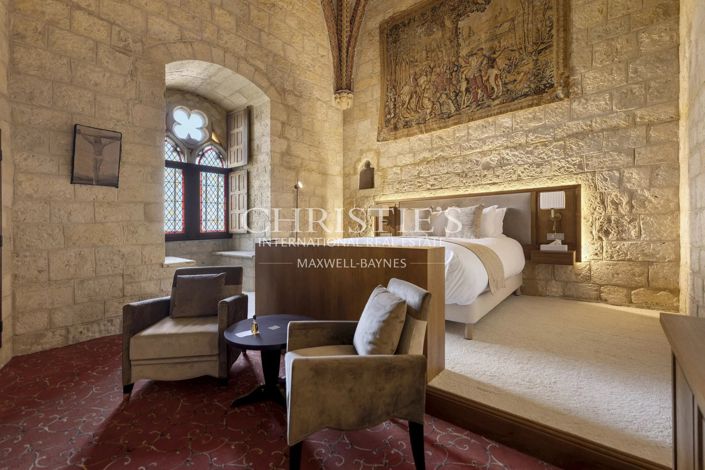 Image No.28-10 Bed Property for sale