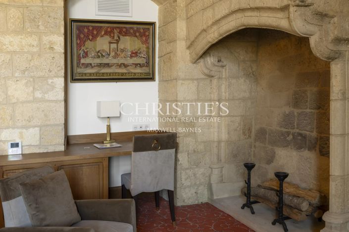 Image No.30-10 Bed Property for sale