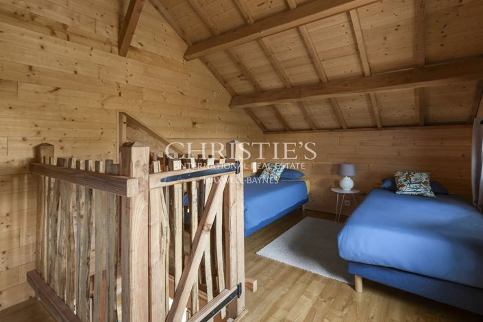 Image No.38-10 Bed Property for sale