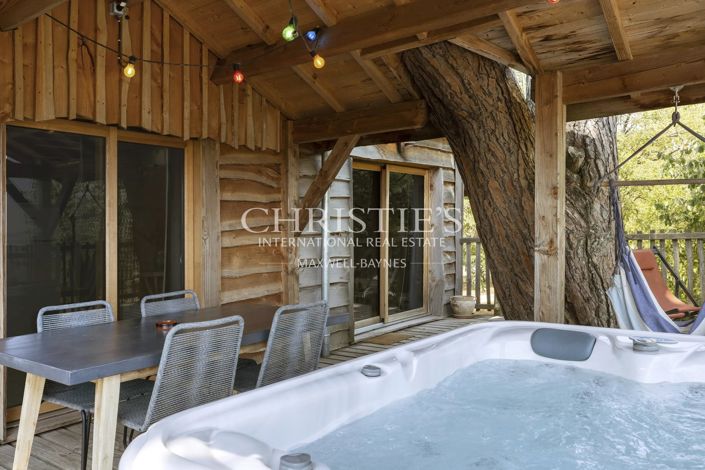 Image No.41-10 Bed Property for sale
