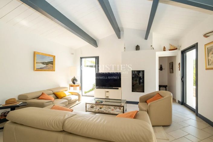 Image No.10-5 Bed House for sale