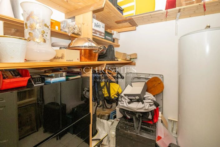 Image No.19-5 Bed House for sale