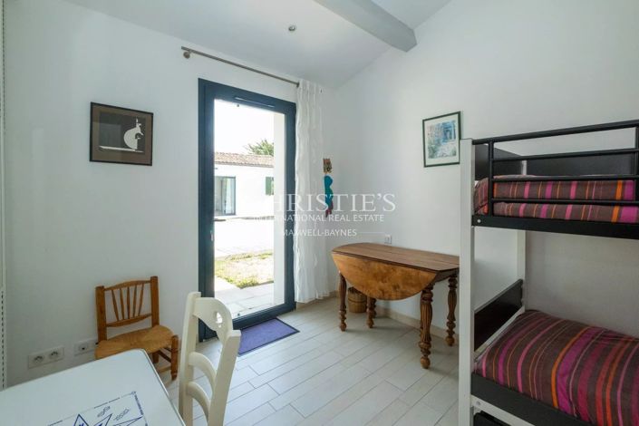 Image No.4-5 Bed House for sale