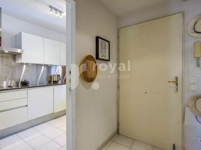 Image No.11-3 Bed House for sale