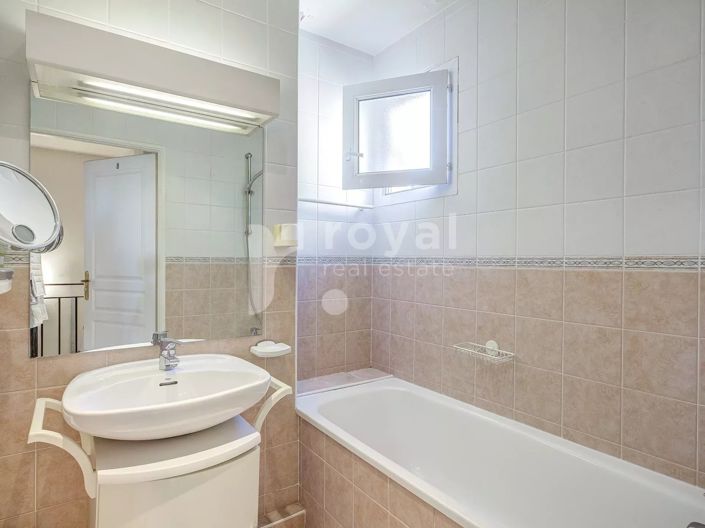 Image No.16-3 Bed House for sale