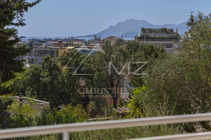 Image No.18-2 Bed Apartment for sale