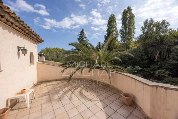 Image No.8-4 Bed House for sale