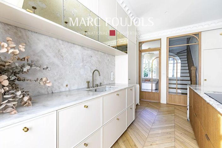 Image No.18-6 Bed House for sale
