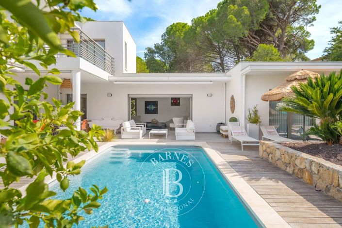 Image No.8-3 Bed House for sale