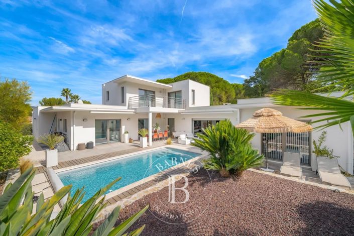 Image No.9-3 Bed House for sale