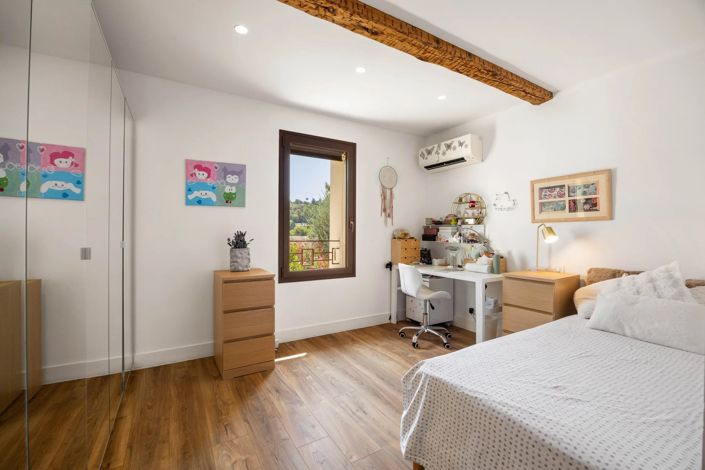 Image No.28-5 Bed House for sale